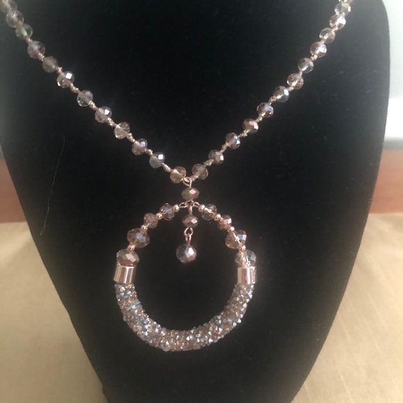 Crystal necklace & matching dangle earrings - Picture 2 of 6